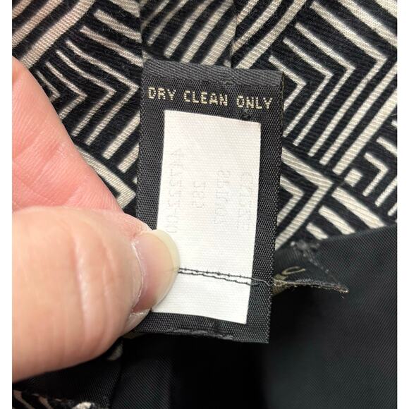 Banana Republic Black Cream Skirt, Geometric Ruffle Waist Pleats, Women's Size 2 - Picture 5 of 6